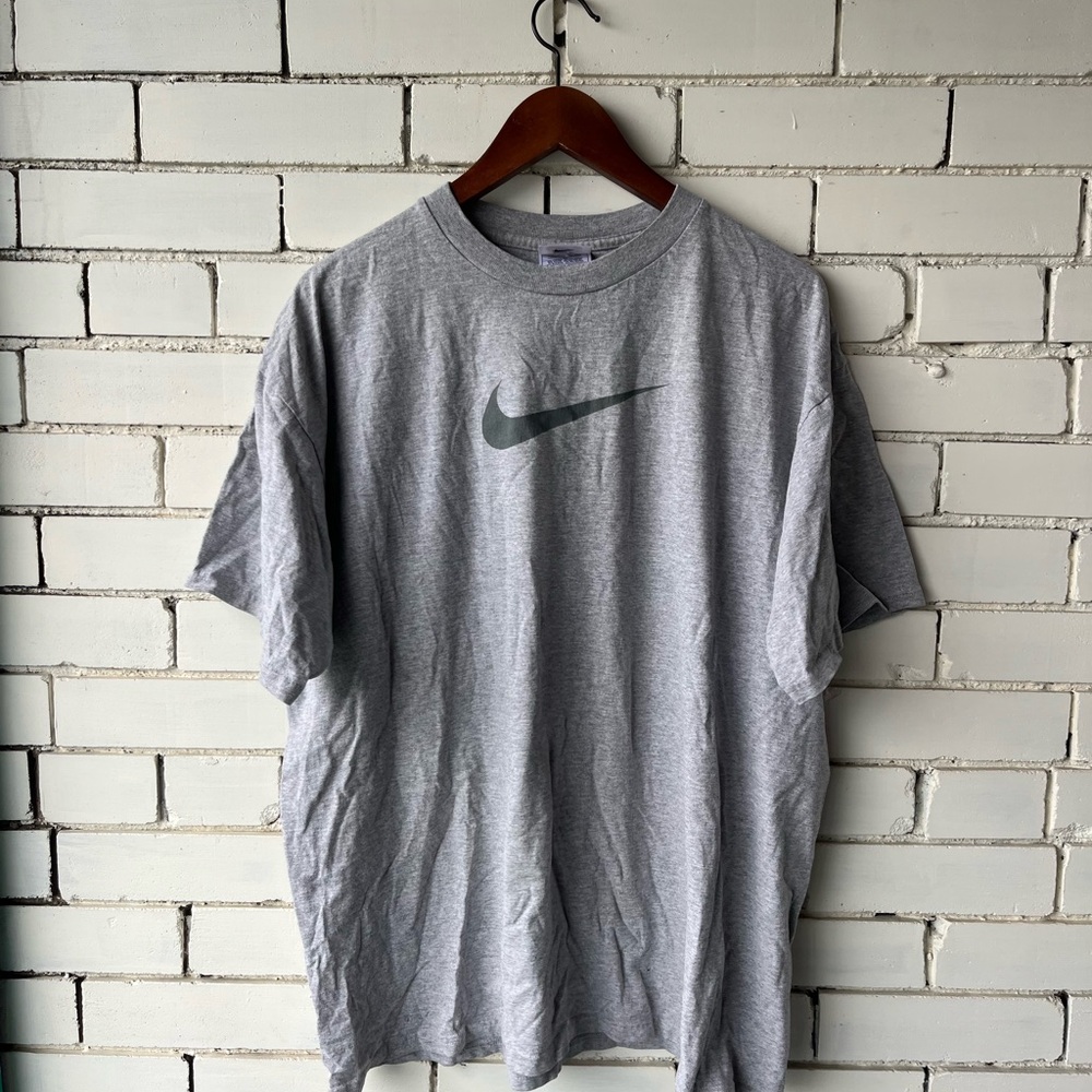 Nike Men's Gray T-Shirt